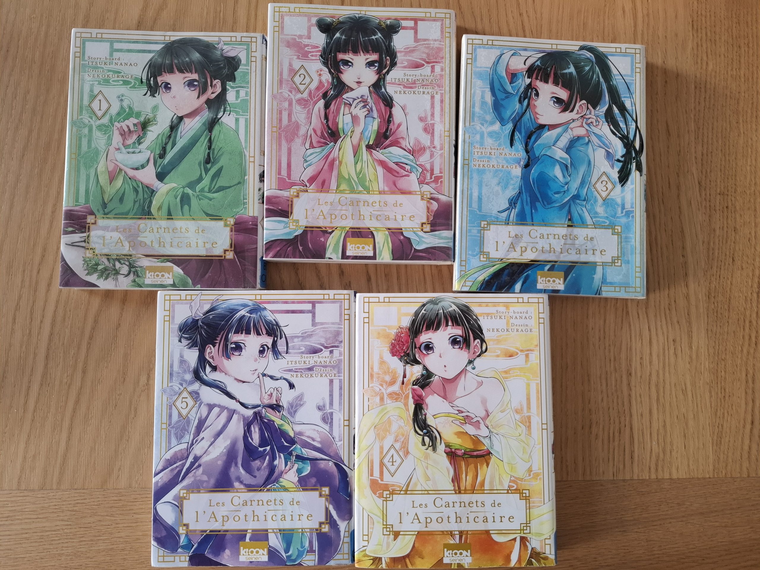 Couverture du manga Les carnets de l’apothicaire
